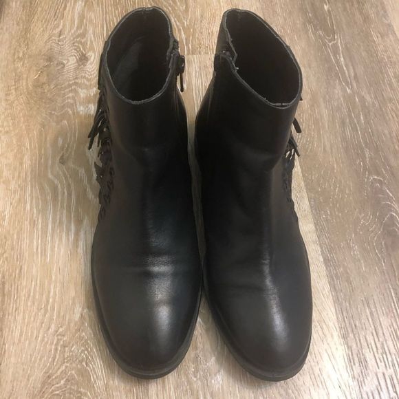 TOPSHOP Black Fringe Leather Ankle Booties block heel zipper round toe 37/6.5 - Picture 5 of 16